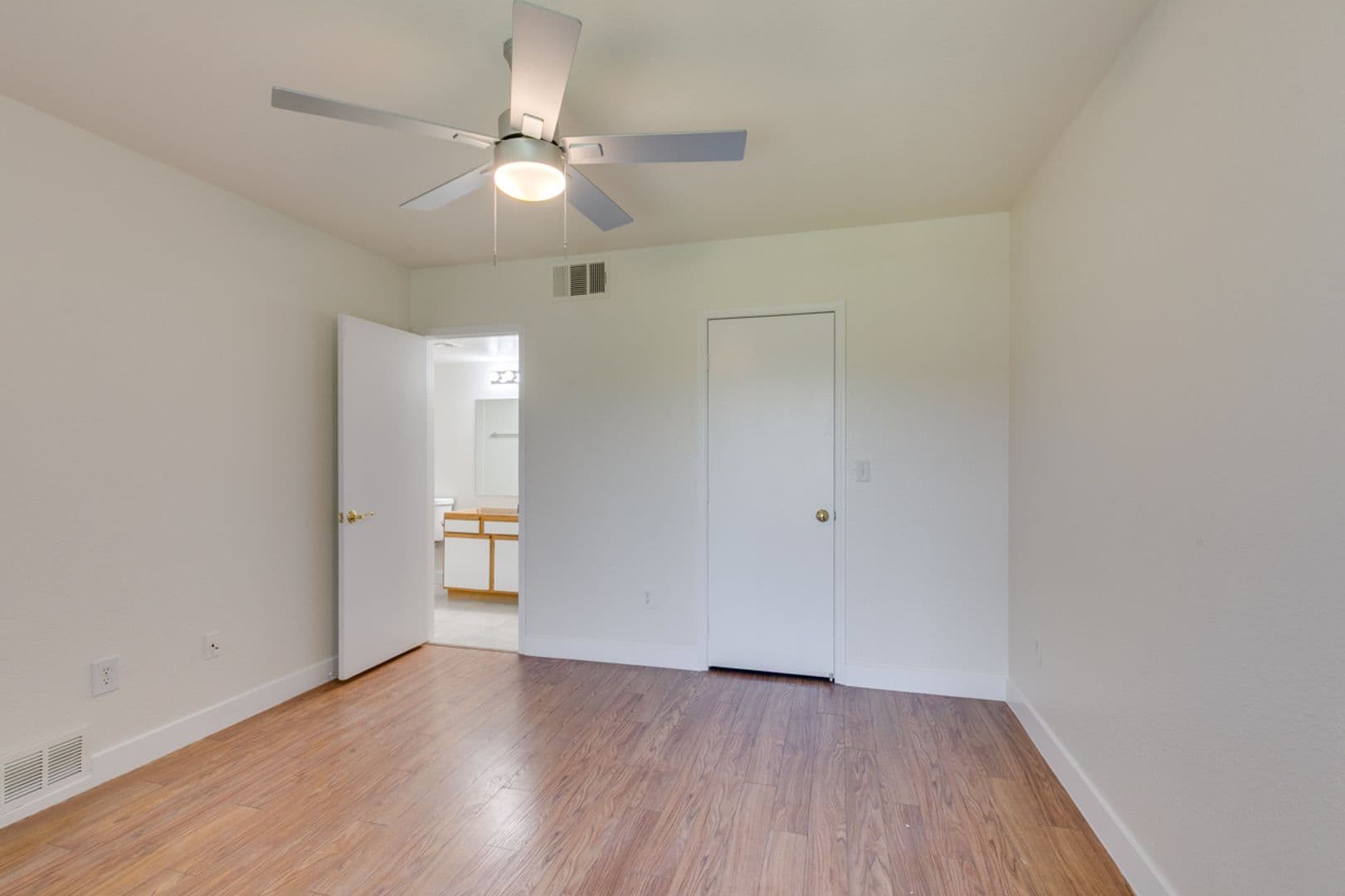 LAS VEGAS Condo: 6650 W. WARM SPRINGS ROAD UNIT 2118, BULD 16