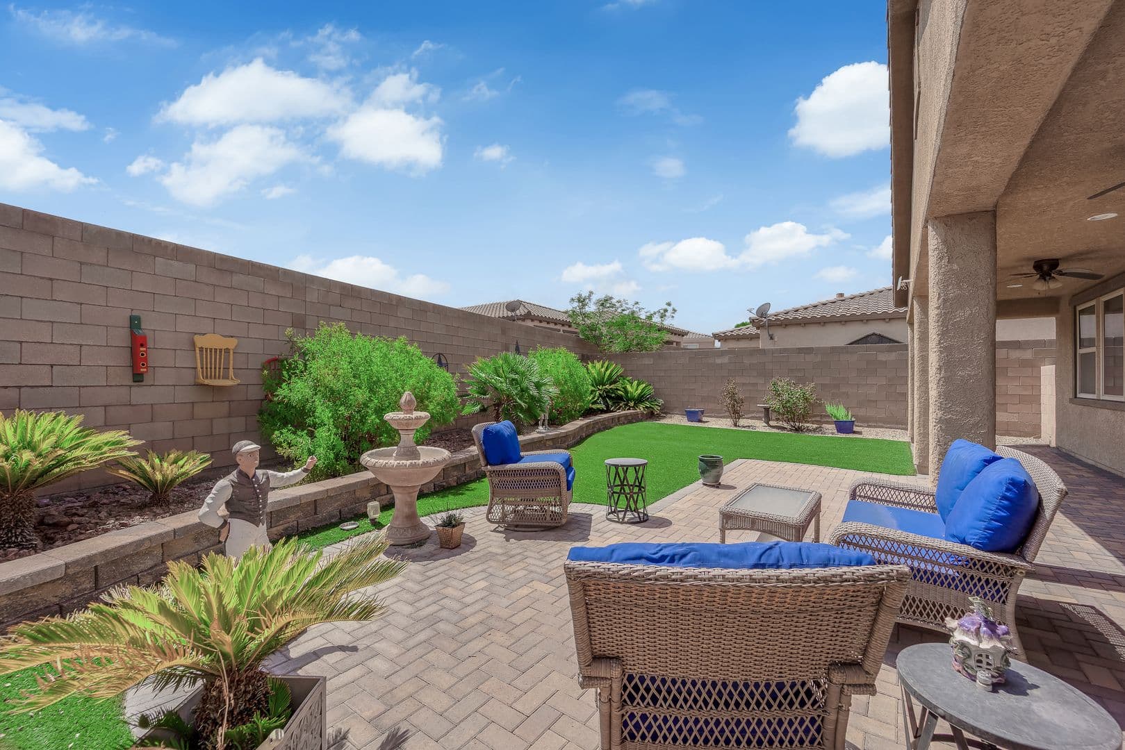 Henderson House: 279 Via San Gabriella