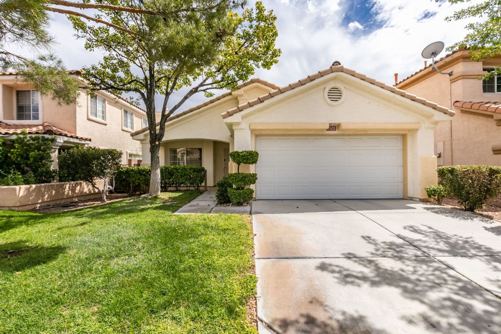 LAS VEGAS House: 1920 Sondrio Dr