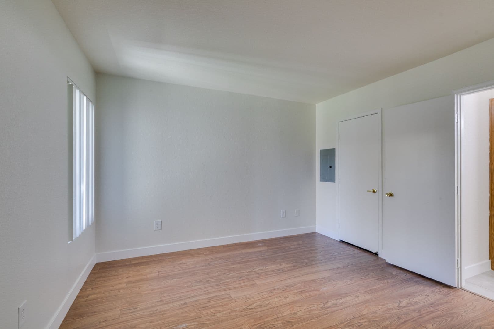 LAS VEGAS Condo: 6650 W. WARM SPRINGS ROAD UNIT 2118, BULD 16