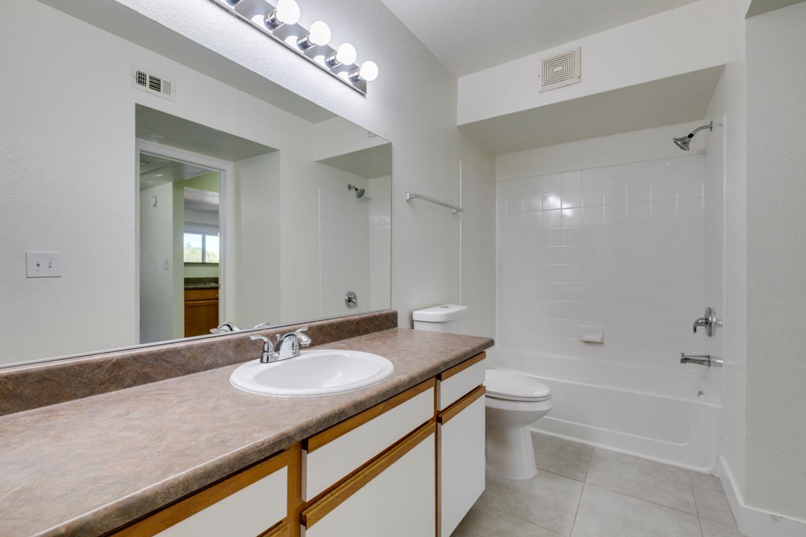 LAS VEGAS Condo: 6650 W. WARM SPRINGS ROAD UNIT 2118, BULD 16