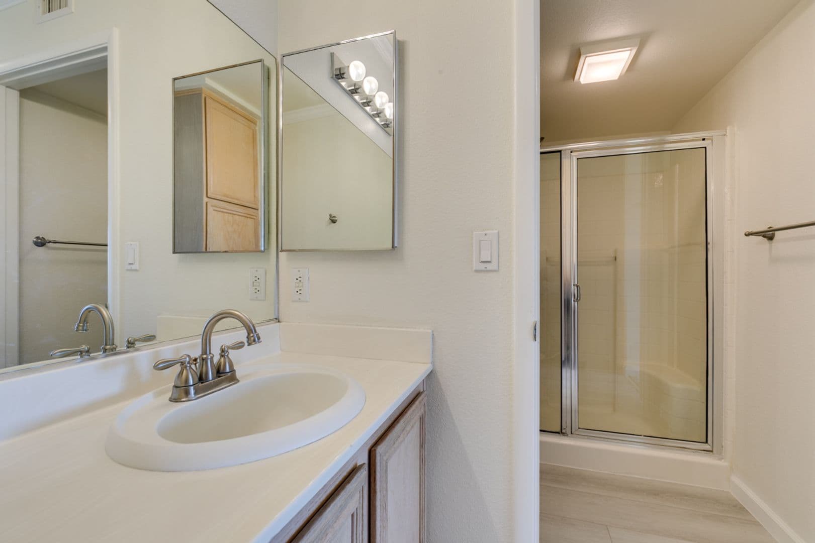 Las Vegas Condo: 8070 W. Russell Rd Unit 2026 BLDG 6