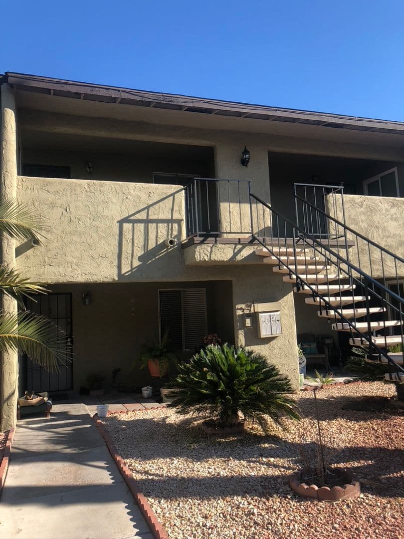 LAS VEGAS Apartment: 1773 E. Harmon Ave