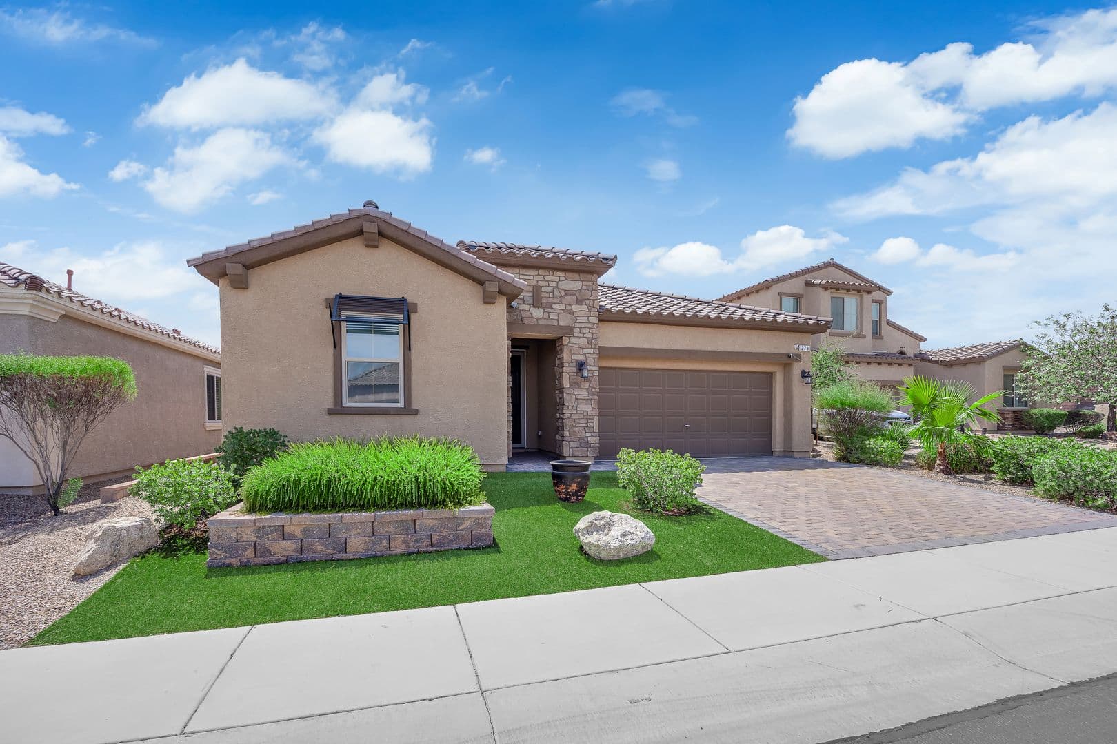 Henderson House: 279 Via San Gabriella