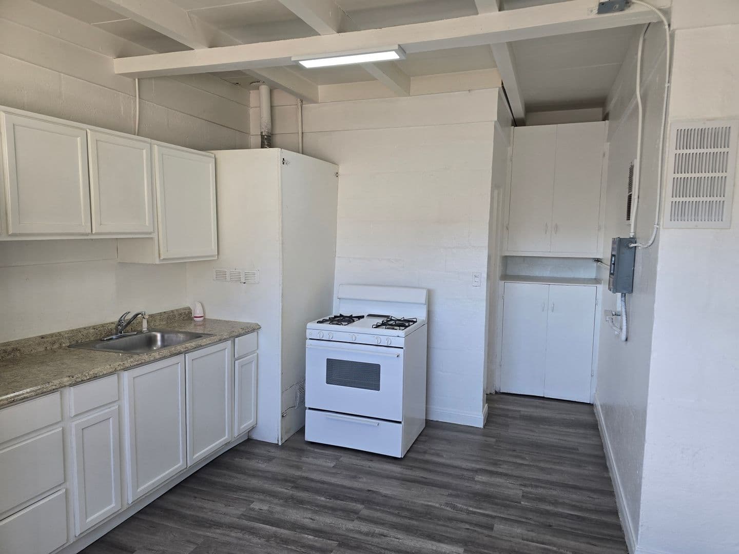 North Las Vegas Apartment: 1911 Princeton Street