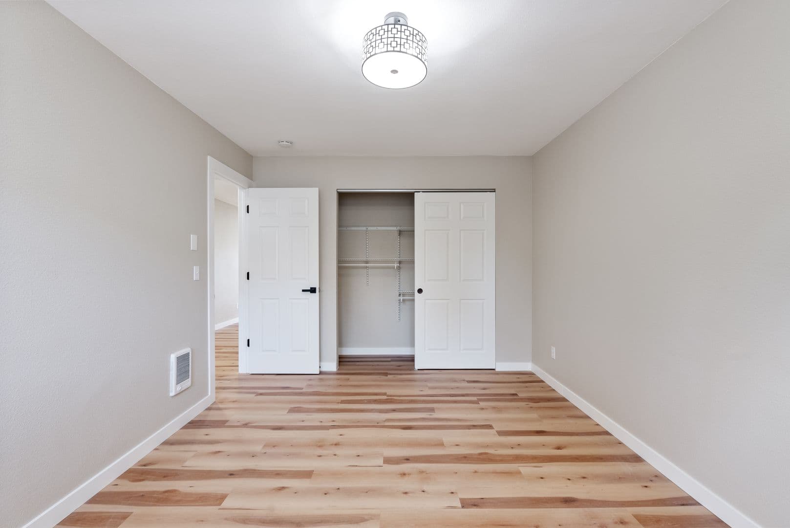 Portland Apartment: 12800 NE Sandy Blvd