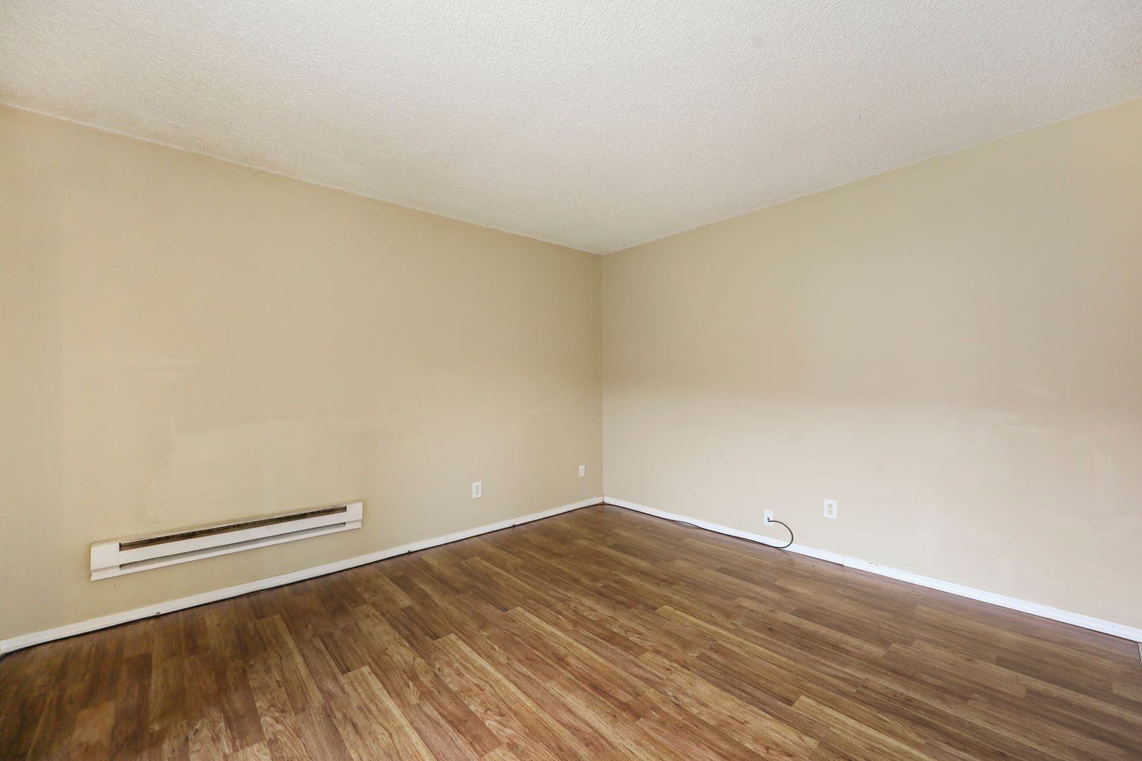 Portland Apartment: 12800 NE Sandy Blvd