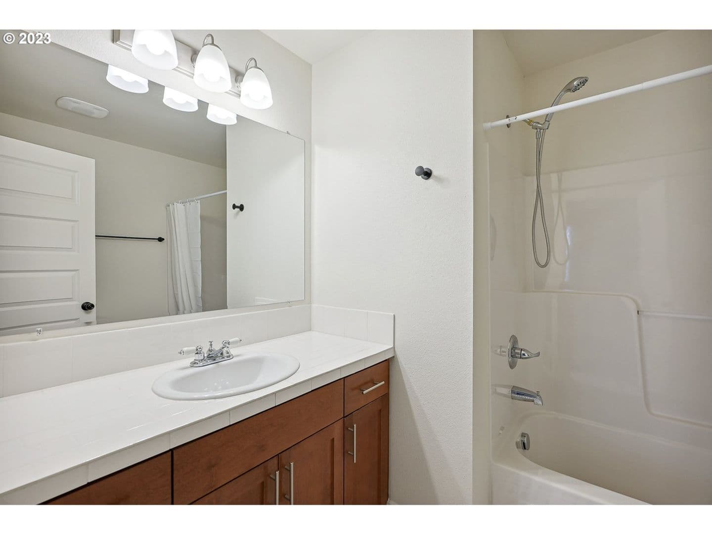 Portland Townhome: 5331 NE Cully Blvd