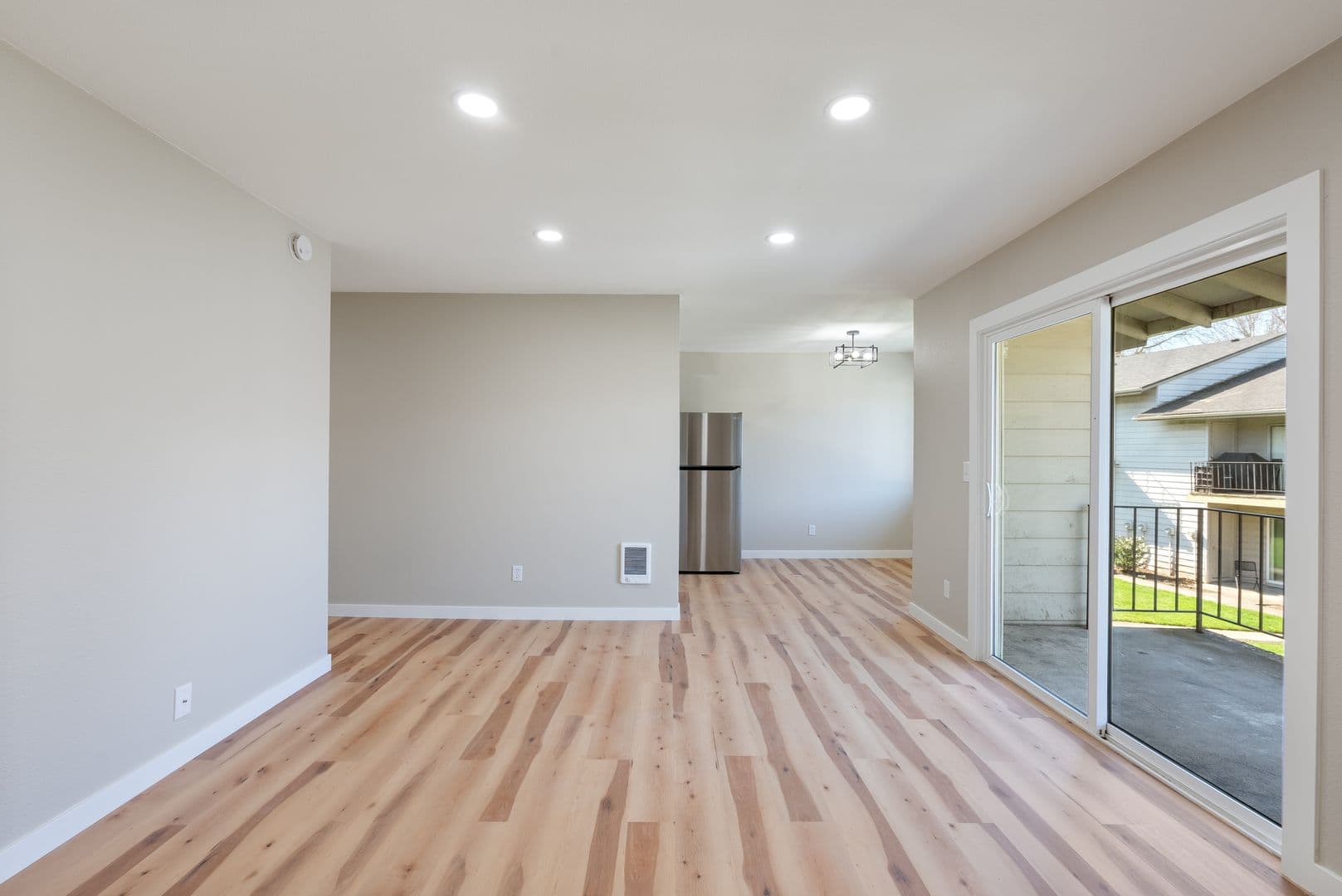Portland Apartment: 12800 NE Sandy Blvd