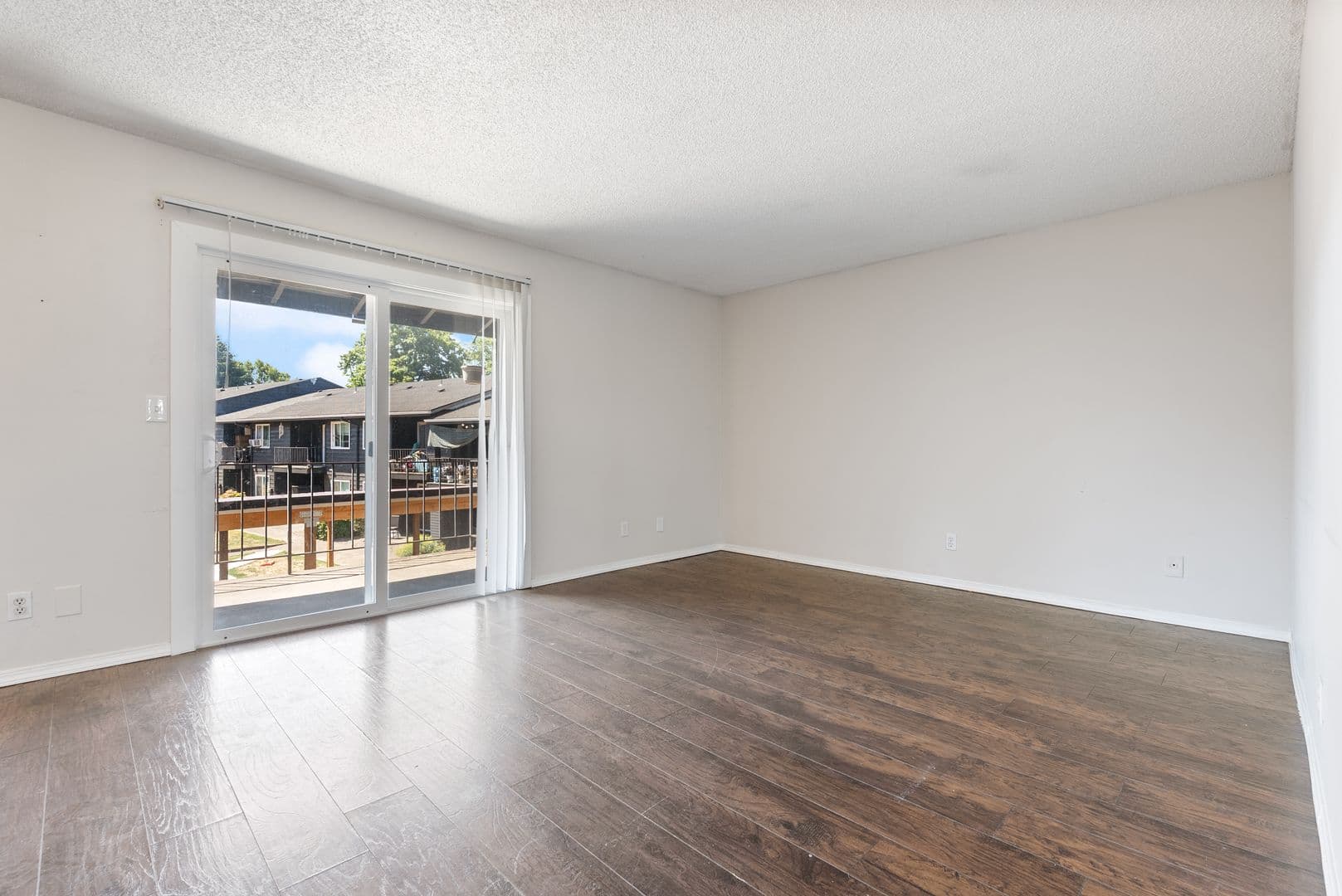Portland Apartment: 12800 NE Sandy Blvd