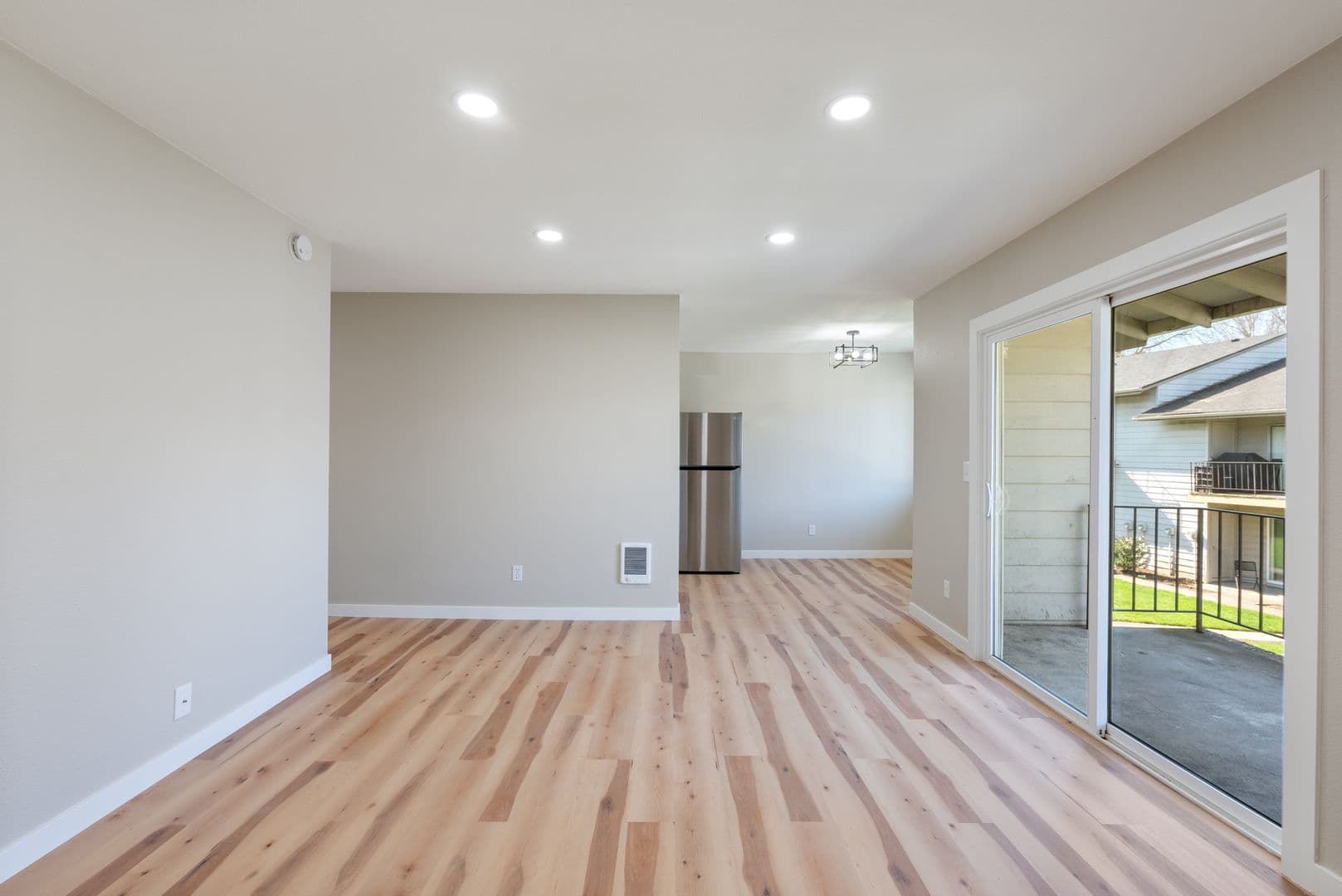 Portland Apartment: 12800 NE Sandy Blvd