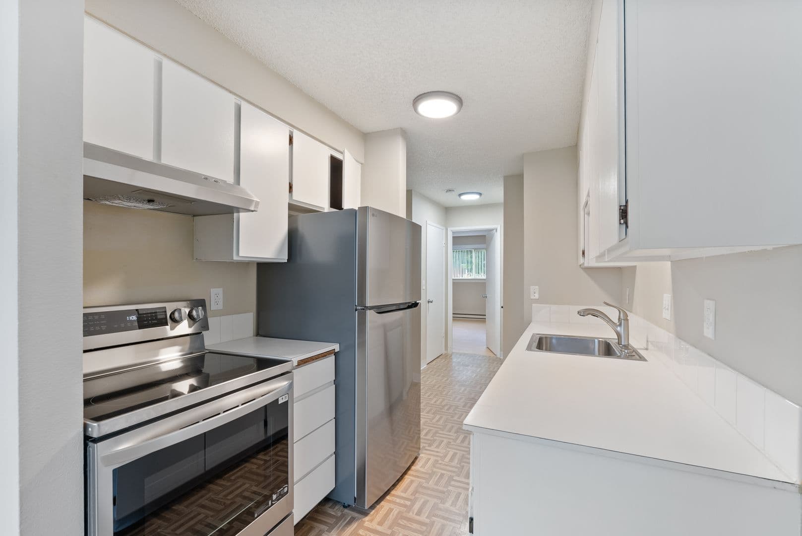 Portland Apartment: 12800 NE Sandy Blvd