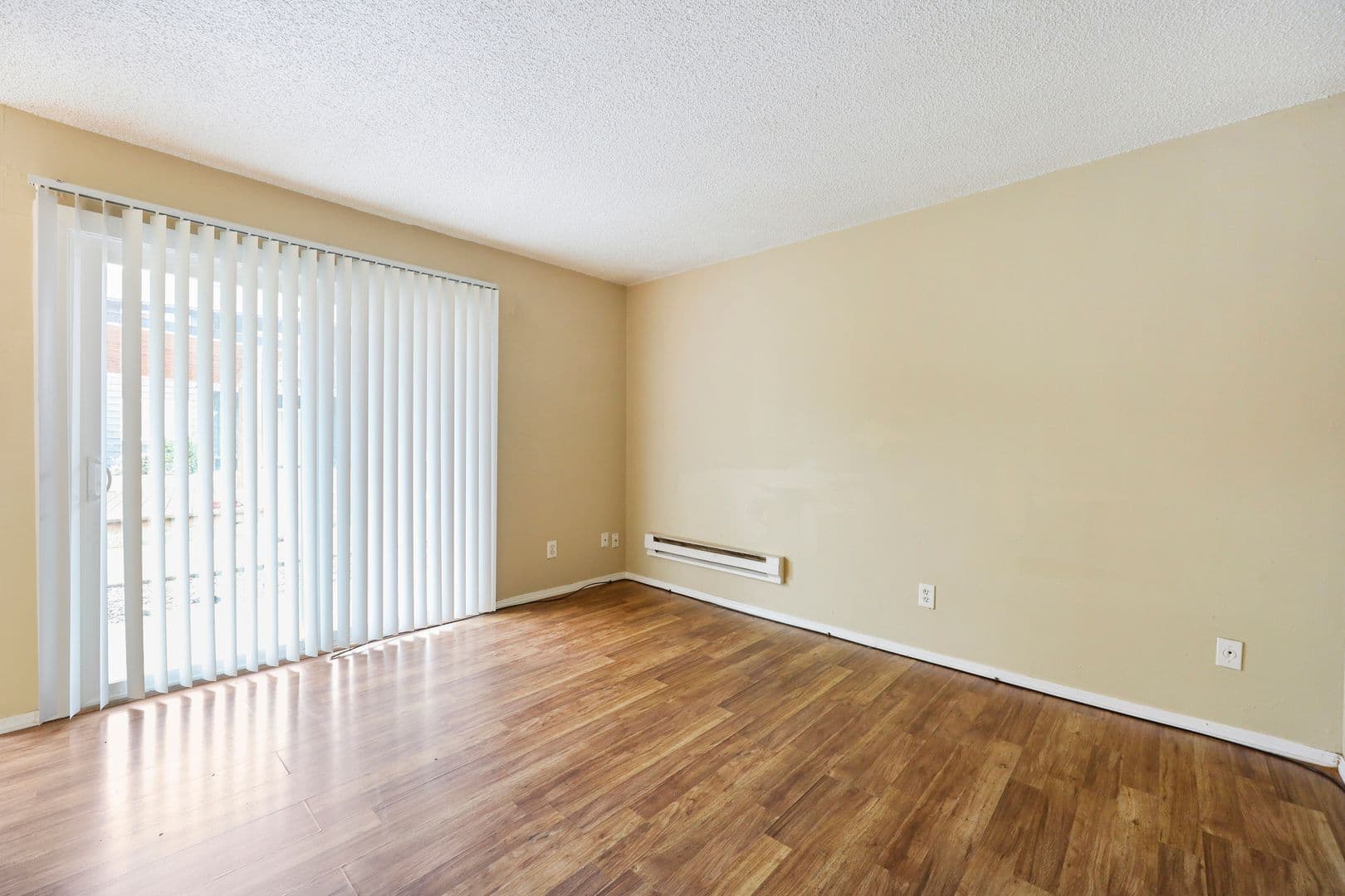 Portland Apartment: 12800 NE Sandy Blvd
