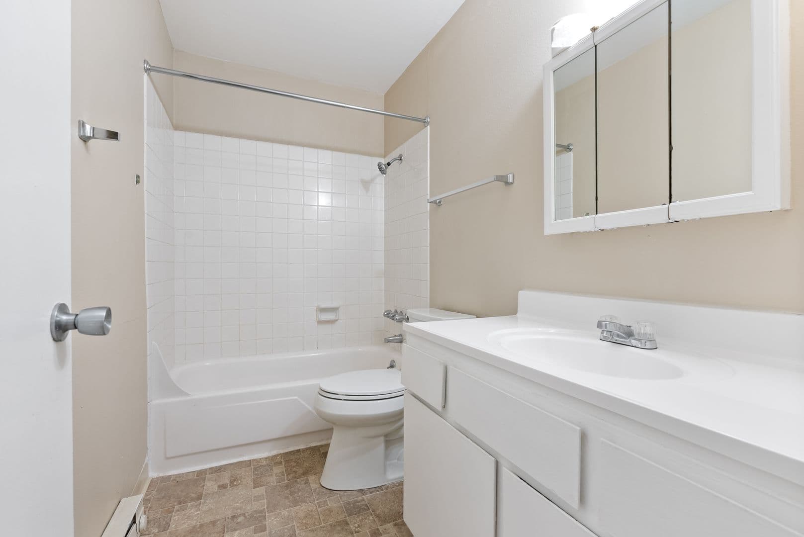 Portland Apartment: 12800 NE Sandy Blvd