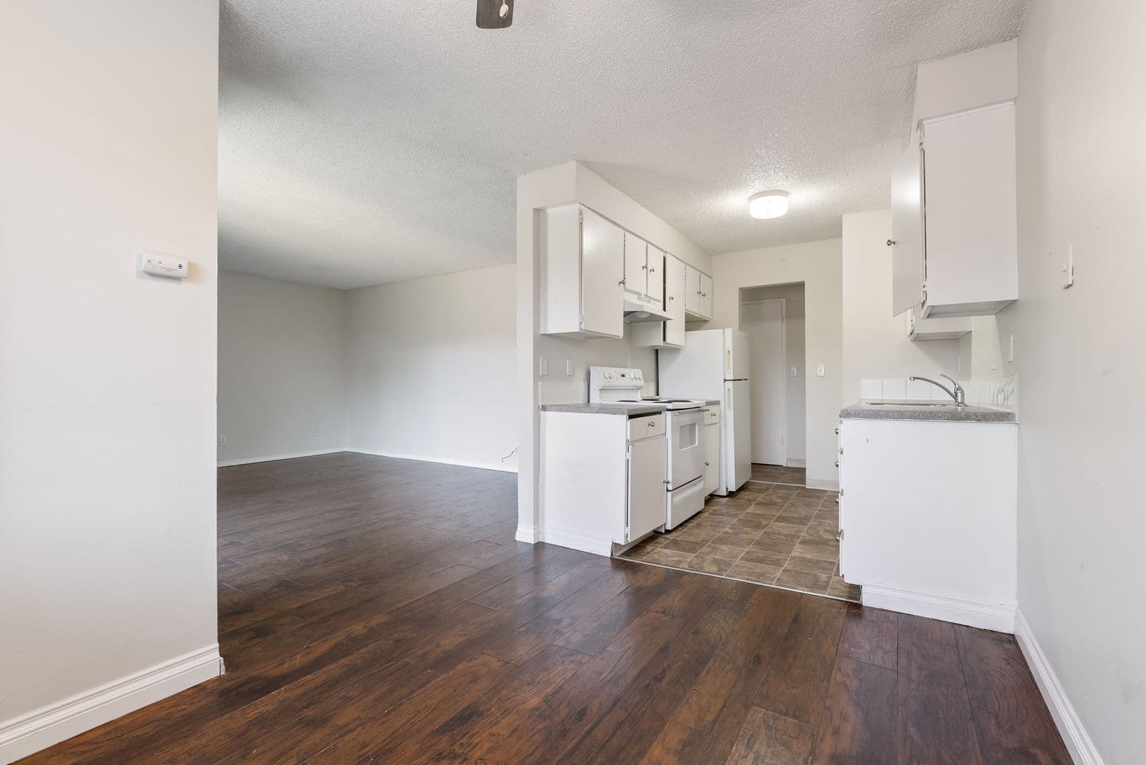 Portland Apartment: 12800 NE Sandy Blvd