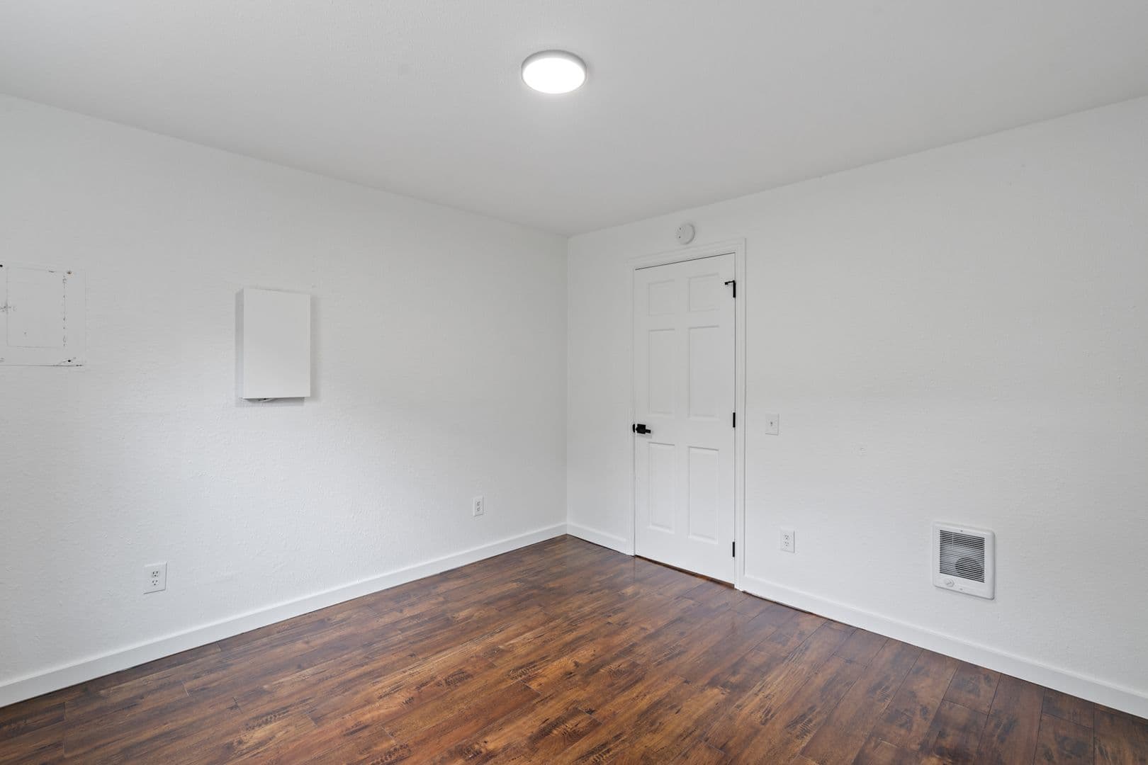Gresham Apartment: 17924 SE Division St