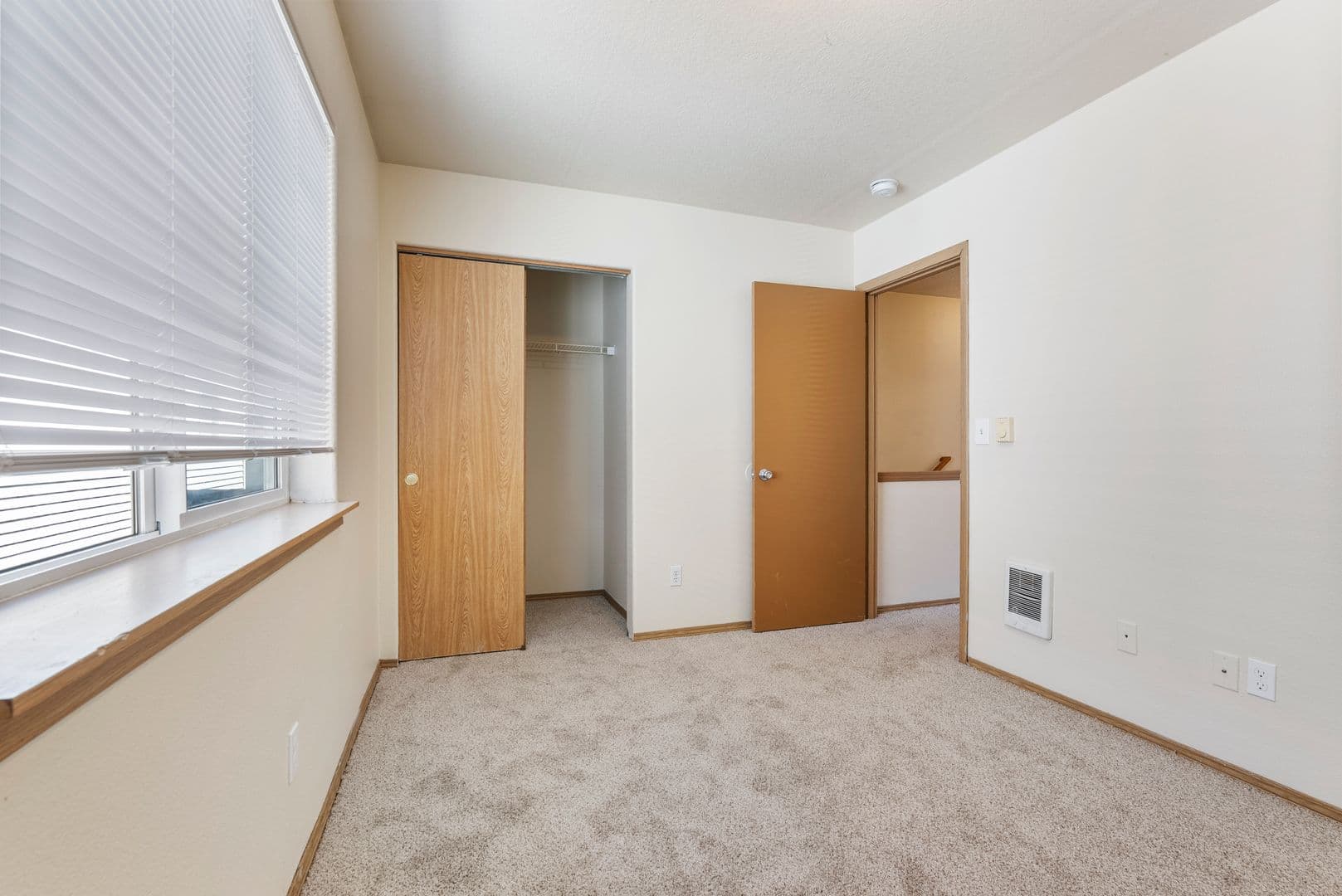 Portland Townhome: 2338 SE 89th Ave
