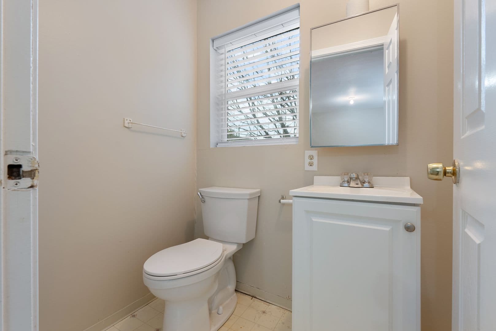Portland Apartment: 6026-6036 NE Ainsworth St