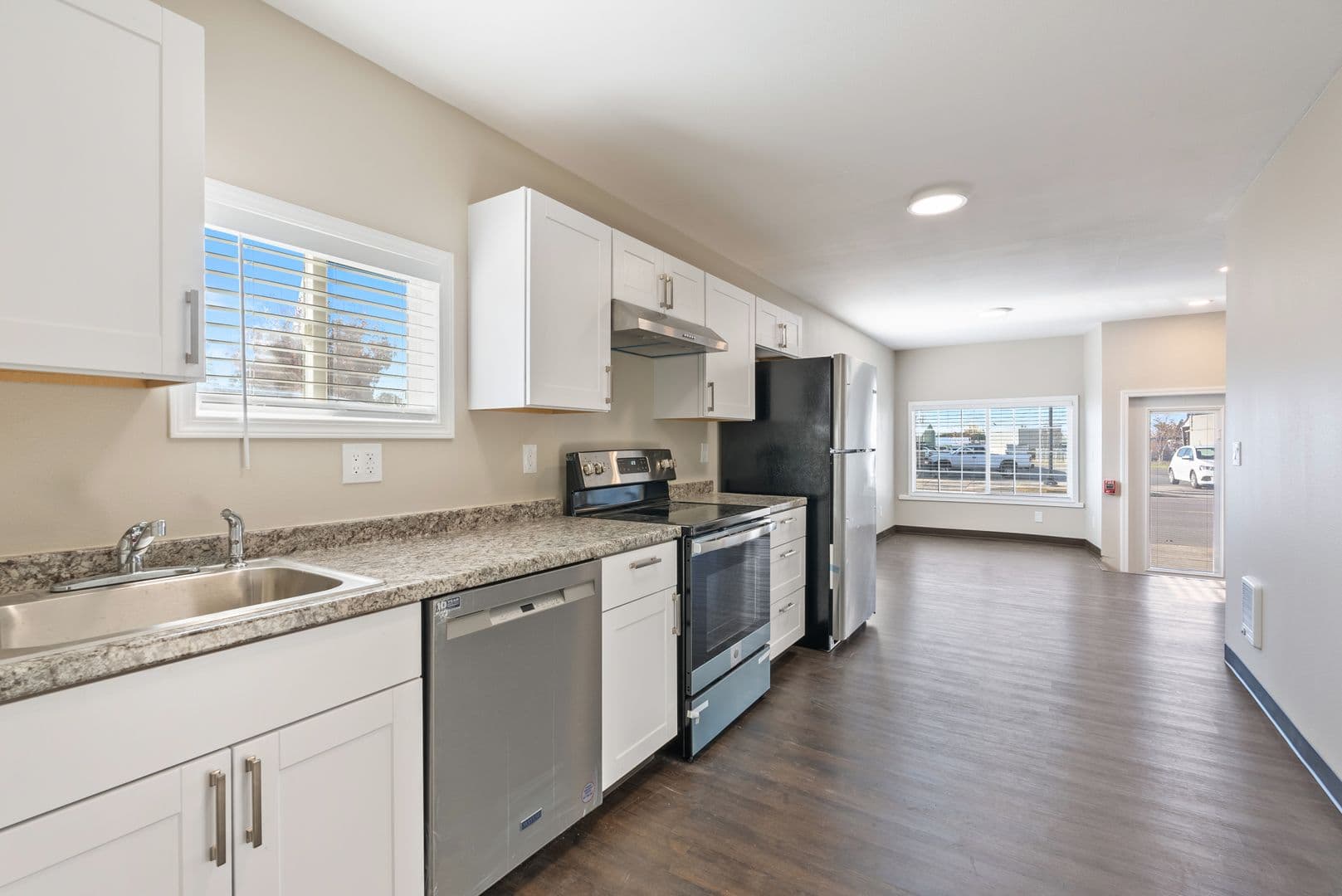 Molalla Apartment: 123 S. Molalla Ave.