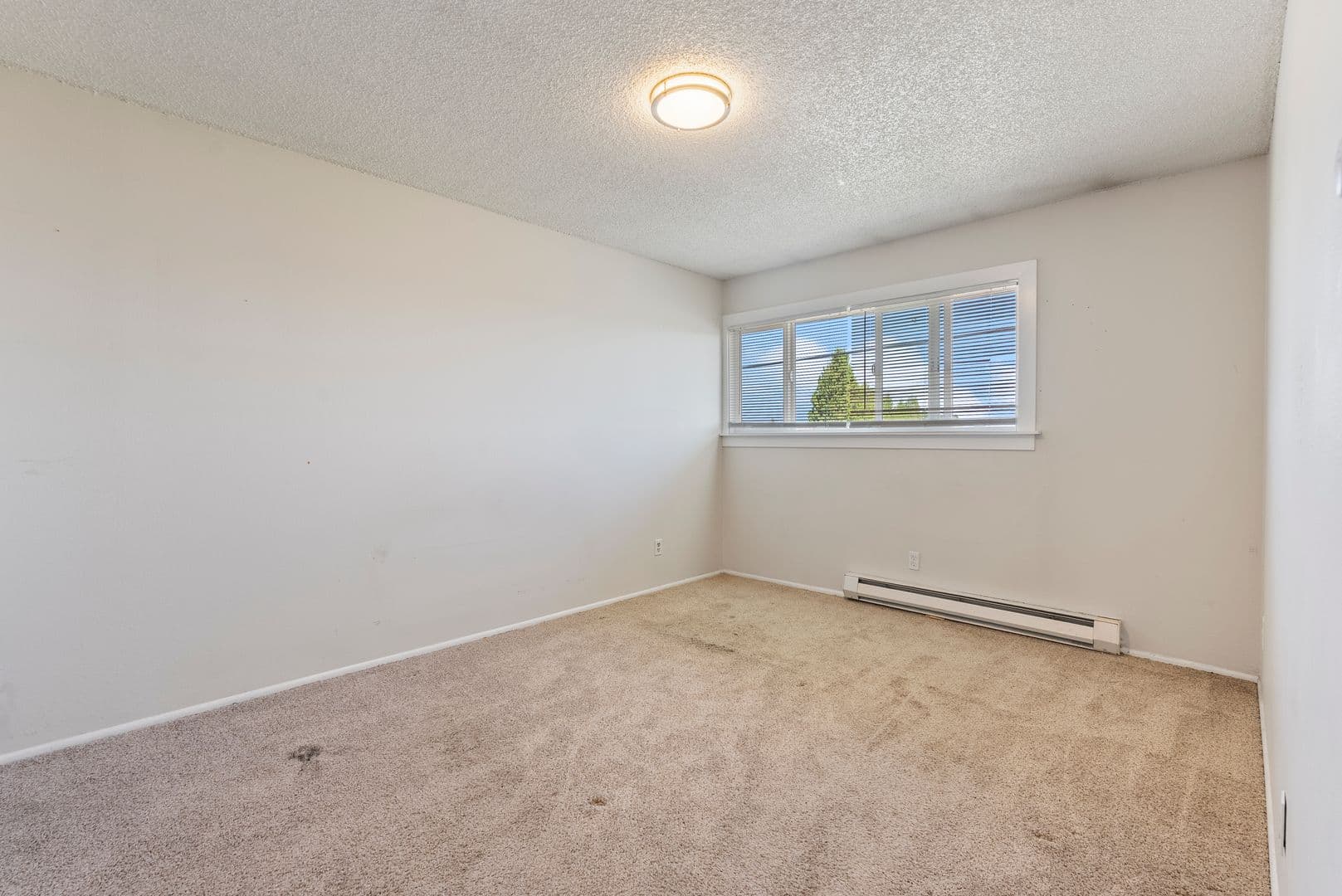 Portland Apartment: 12800 NE Sandy Blvd