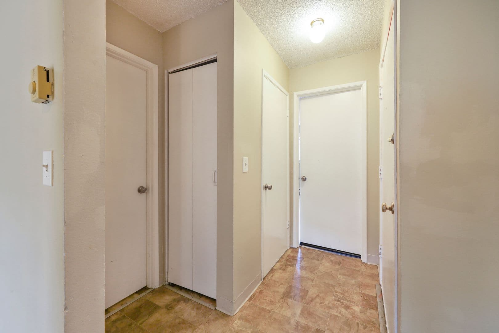 Portland Apartment: 12800 NE Sandy Blvd