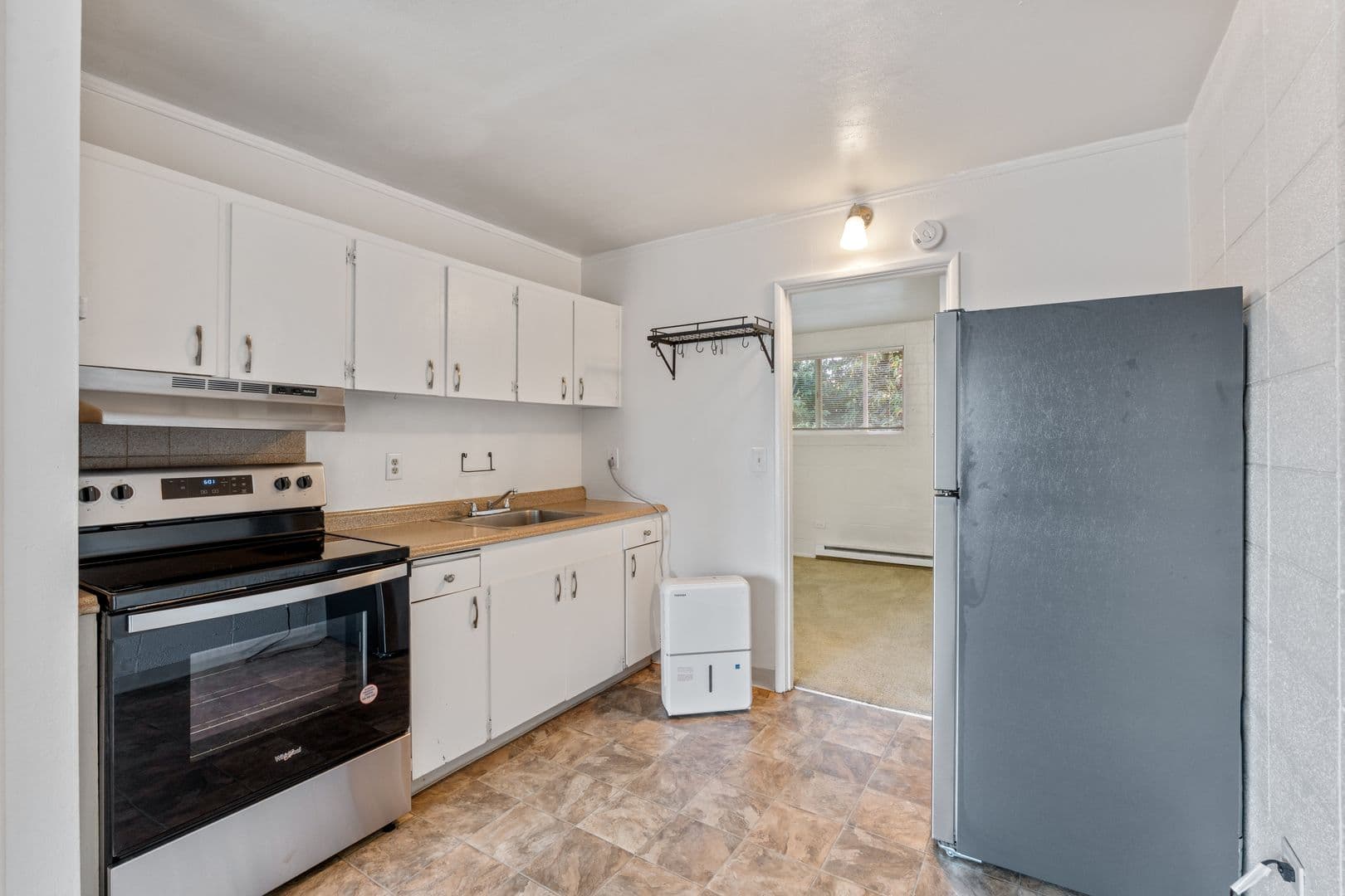 Portland Apartment: 8104-8110 SE Raymond St.