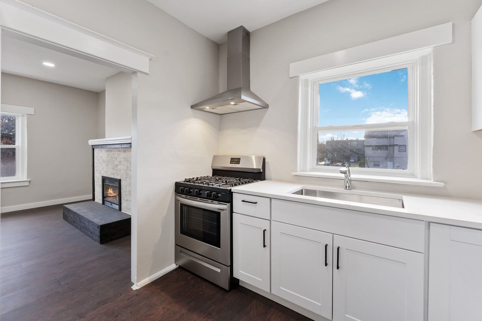 Portland Apartment: 100 N Killingsworth St