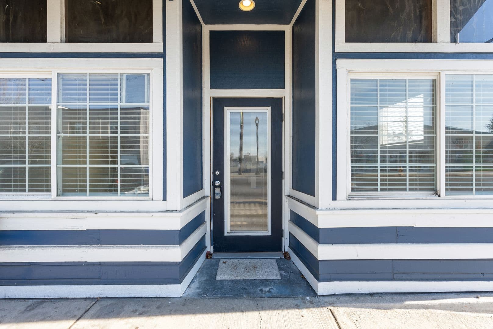 Molalla Apartment: 123 S. Molalla Ave.
