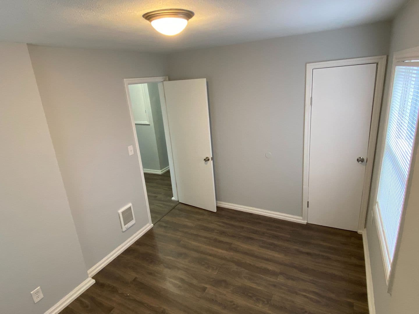 Portland Apartment: 8104-8110 SE Raymond St.