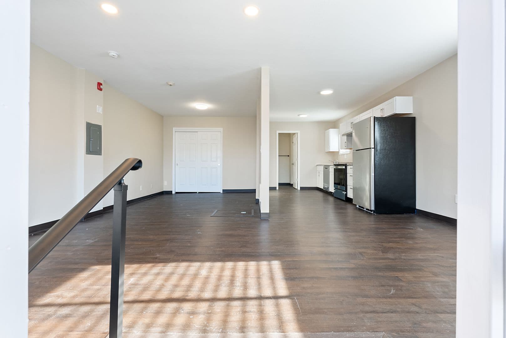 Molalla Apartment: 123 S. Molalla Ave.