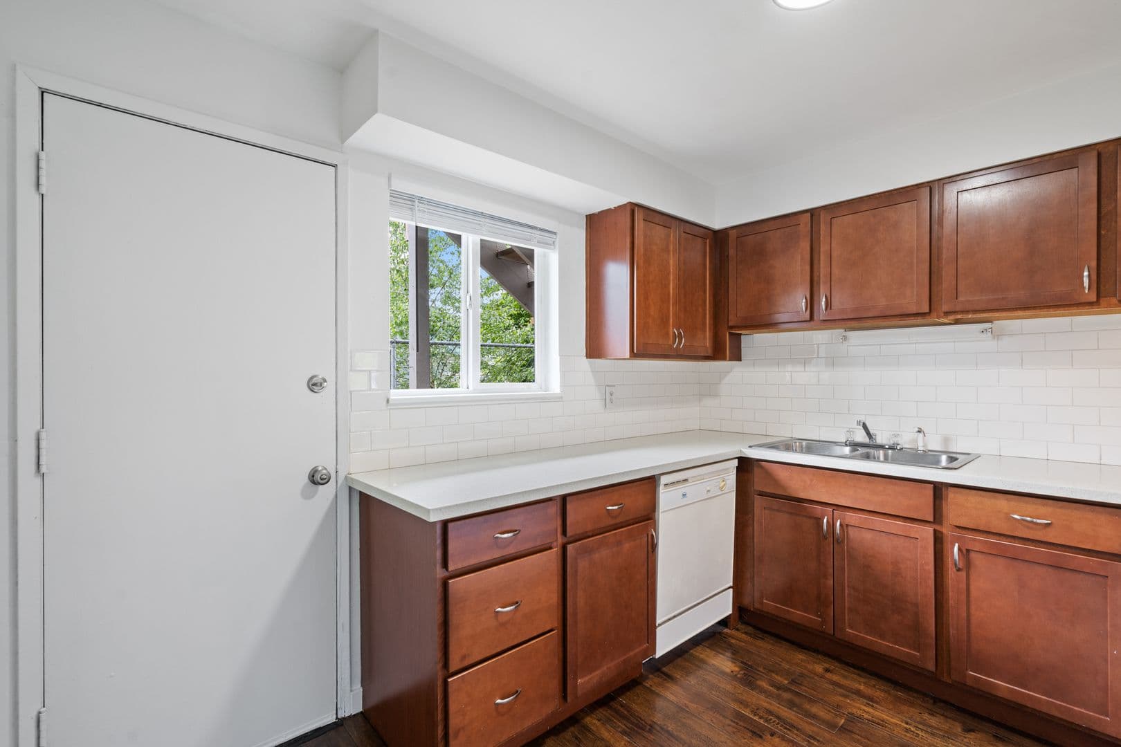 Gresham Apartment: 17924 SE Division St