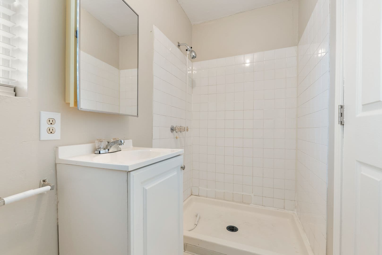 Portland Apartment: 6026-6036 NE Ainsworth St