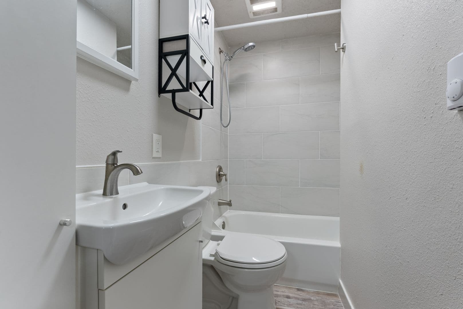Vancouver Apartment: 3812 R St - Unit #3