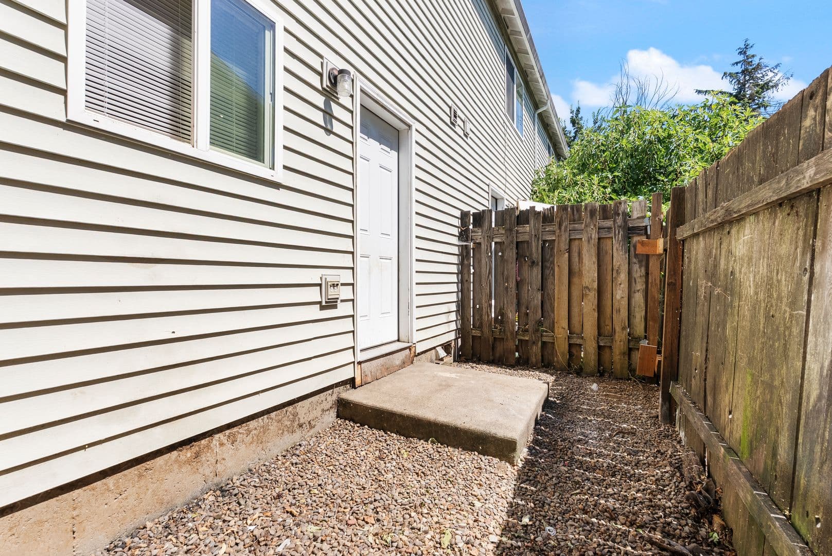 Portland Townhome: 2338 SE 89th Ave