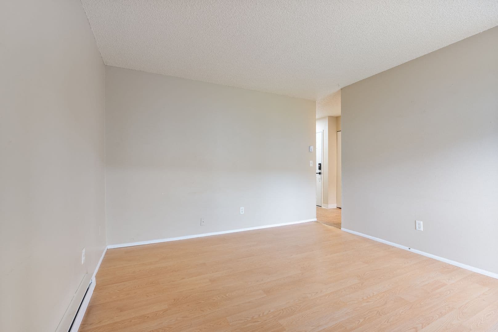 Portland Apartment: 12800 NE Sandy Blvd