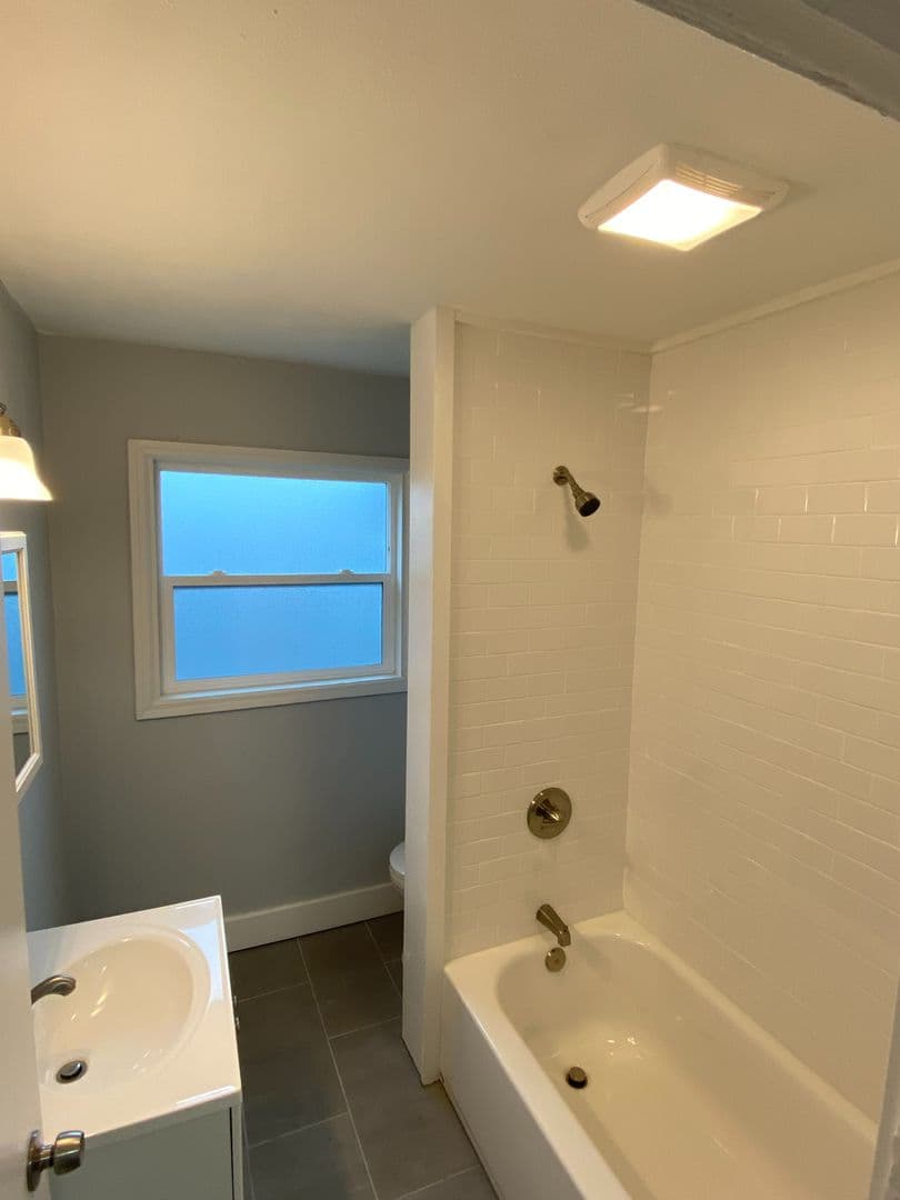 Portland Apartment: 8104-8110 SE Raymond St.