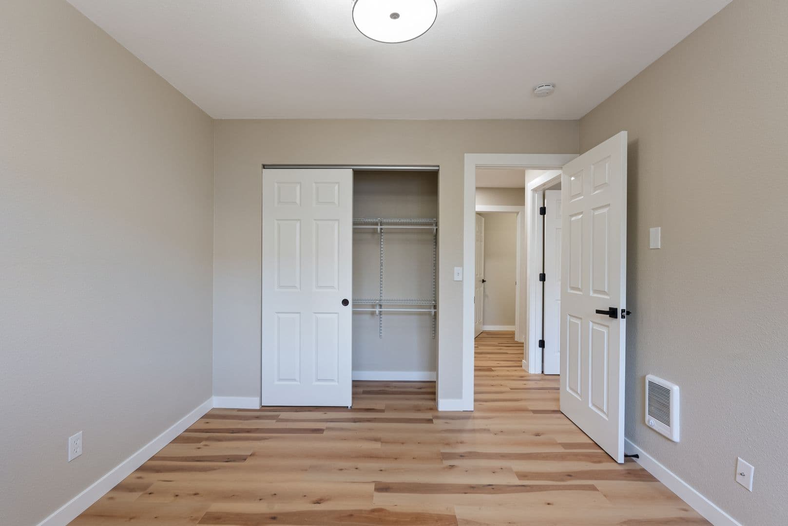 Portland Apartment: 12800 NE Sandy Blvd