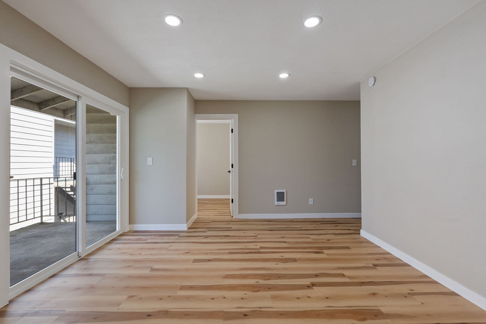 Portland Apartment: 12800 NE Sandy Blvd