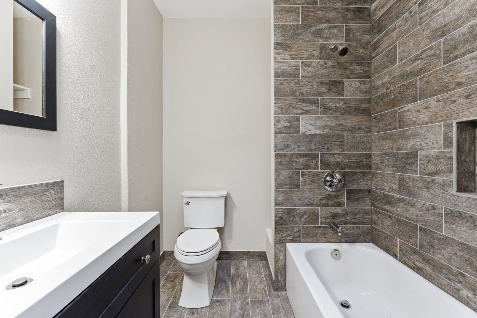 Portland Apartment: 100 N Killingsworth St