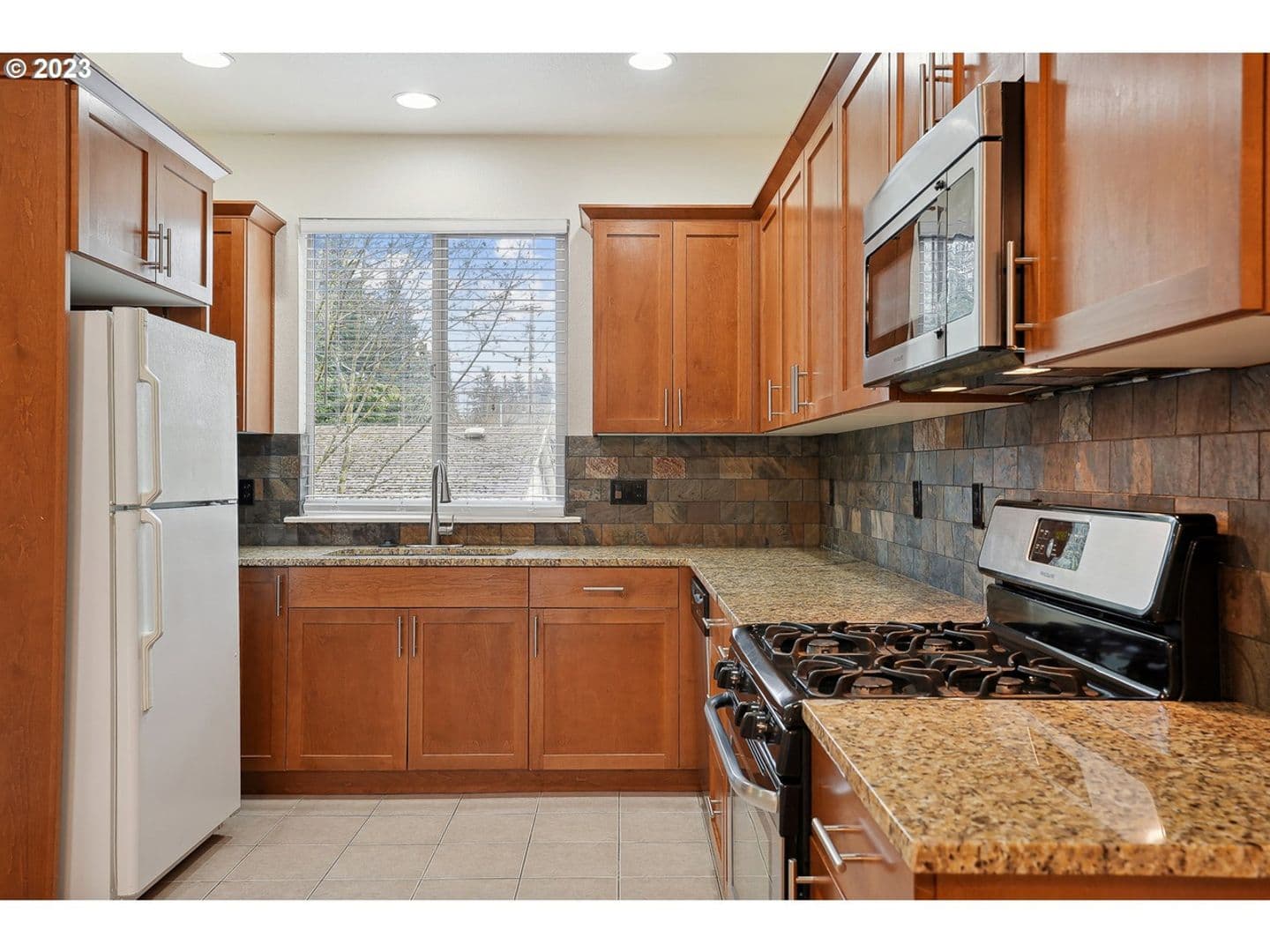 Portland Townhome: 5331 NE Cully Blvd