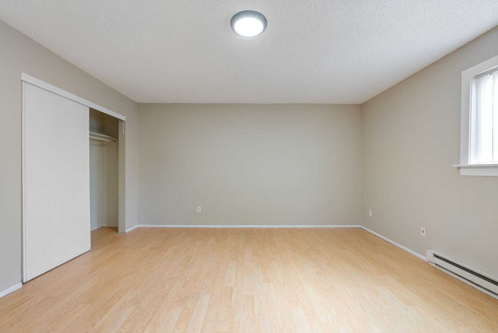 Portland Apartment: 12800 NE Sandy Blvd