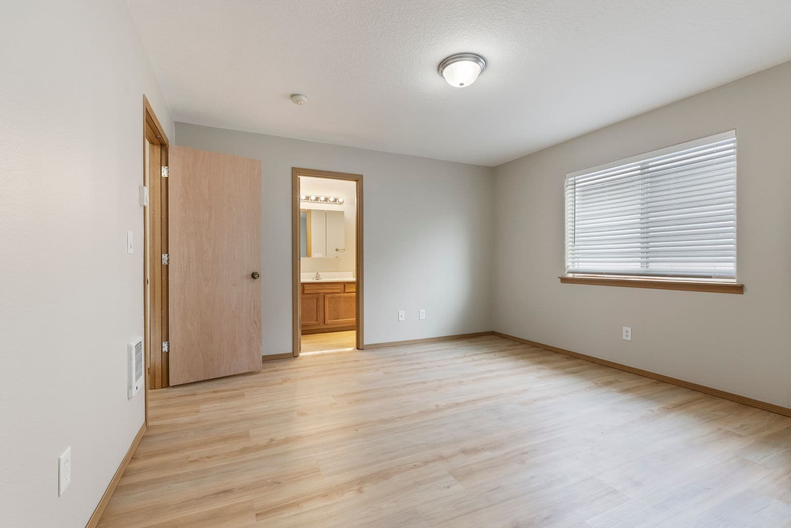Portland House: 12618 SE Ramona St