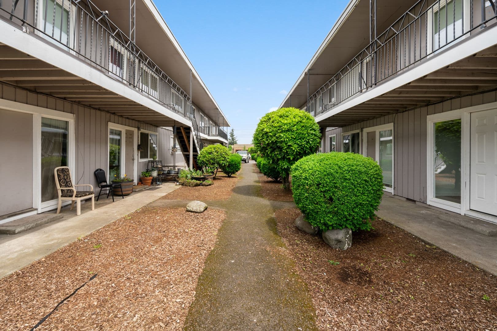 Gresham Apartment: 17924 SE Division St