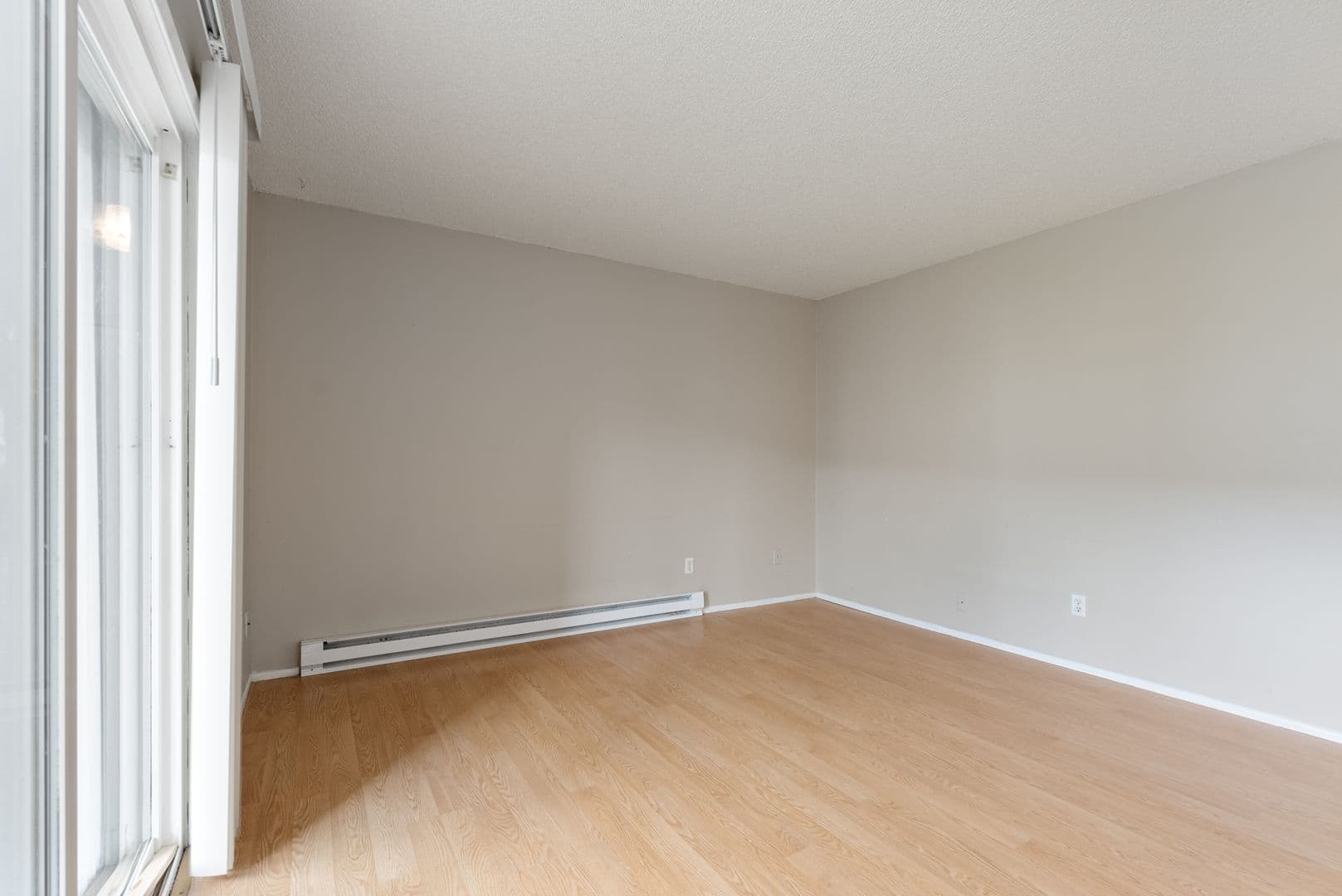 Portland Apartment: 12800 NE Sandy Blvd