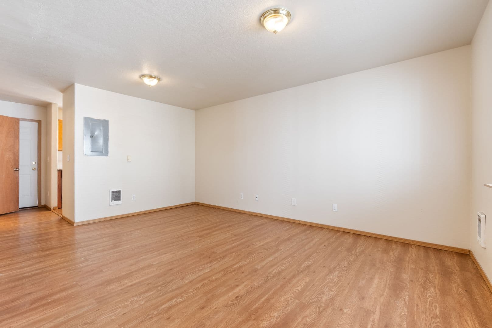 Portland Townhome: 2338 SE 89th Ave