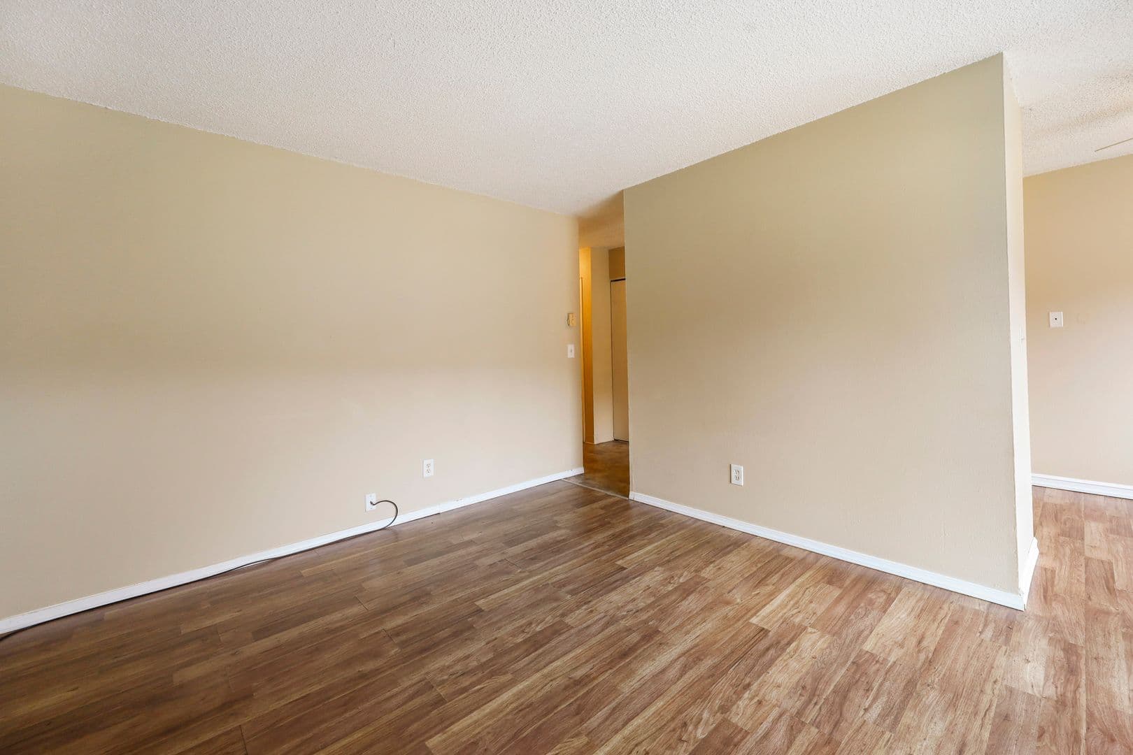 Portland Apartment: 12800 NE Sandy Blvd