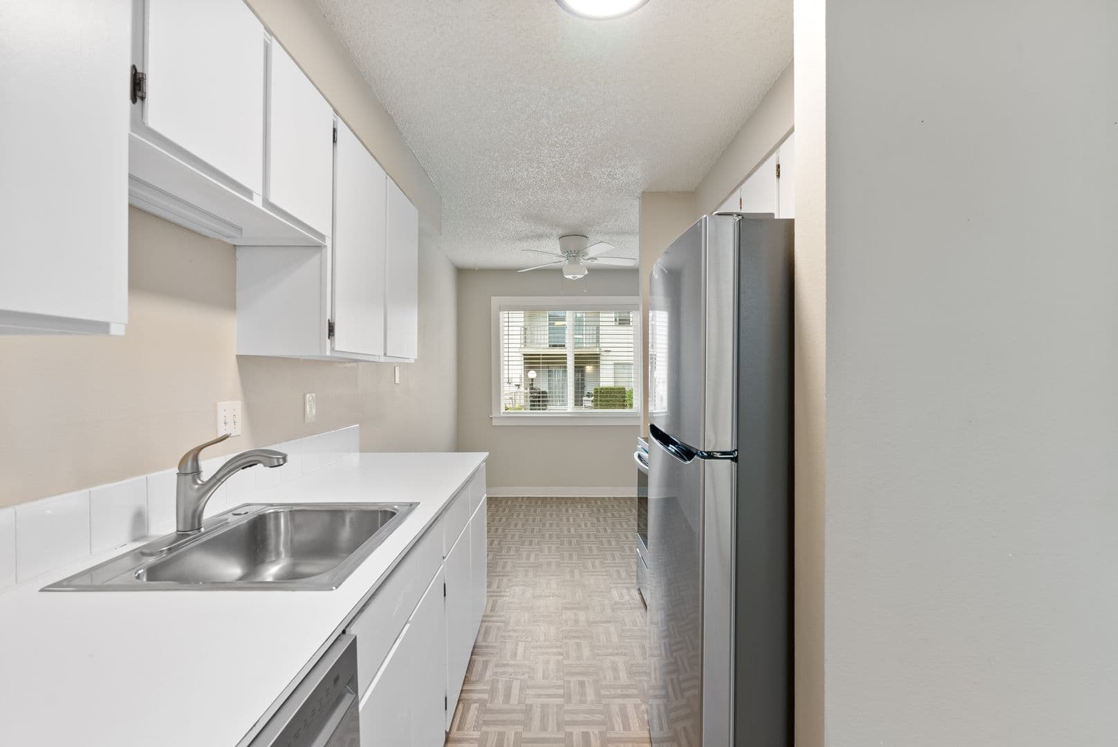 Portland Apartment: 12800 NE Sandy Blvd