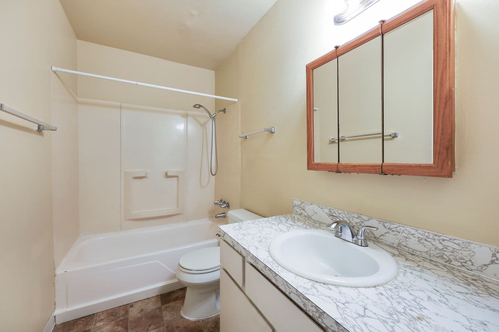 Portland Apartment: 12800 NE Sandy Blvd