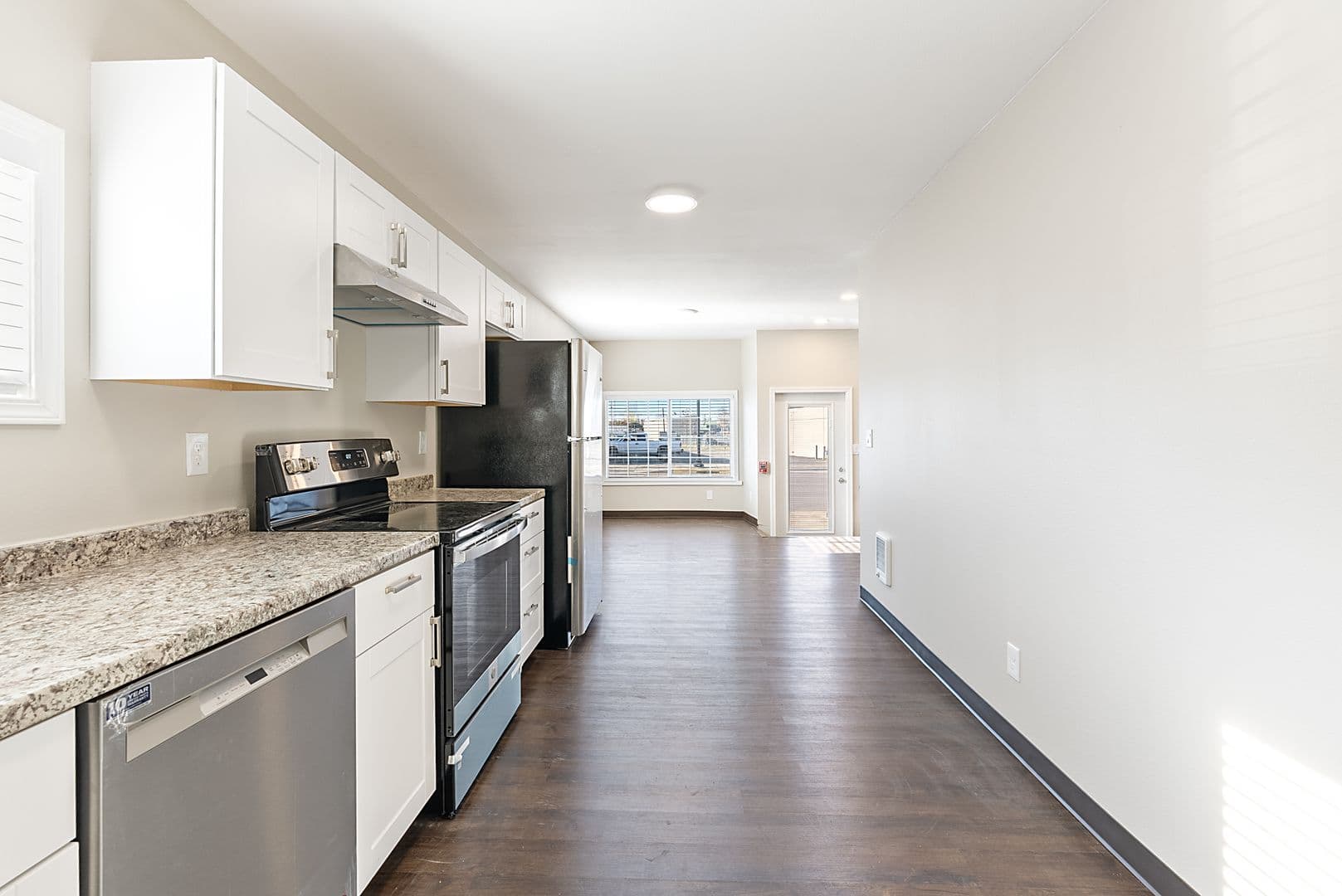Molalla Apartment: 123 S. Molalla Ave.