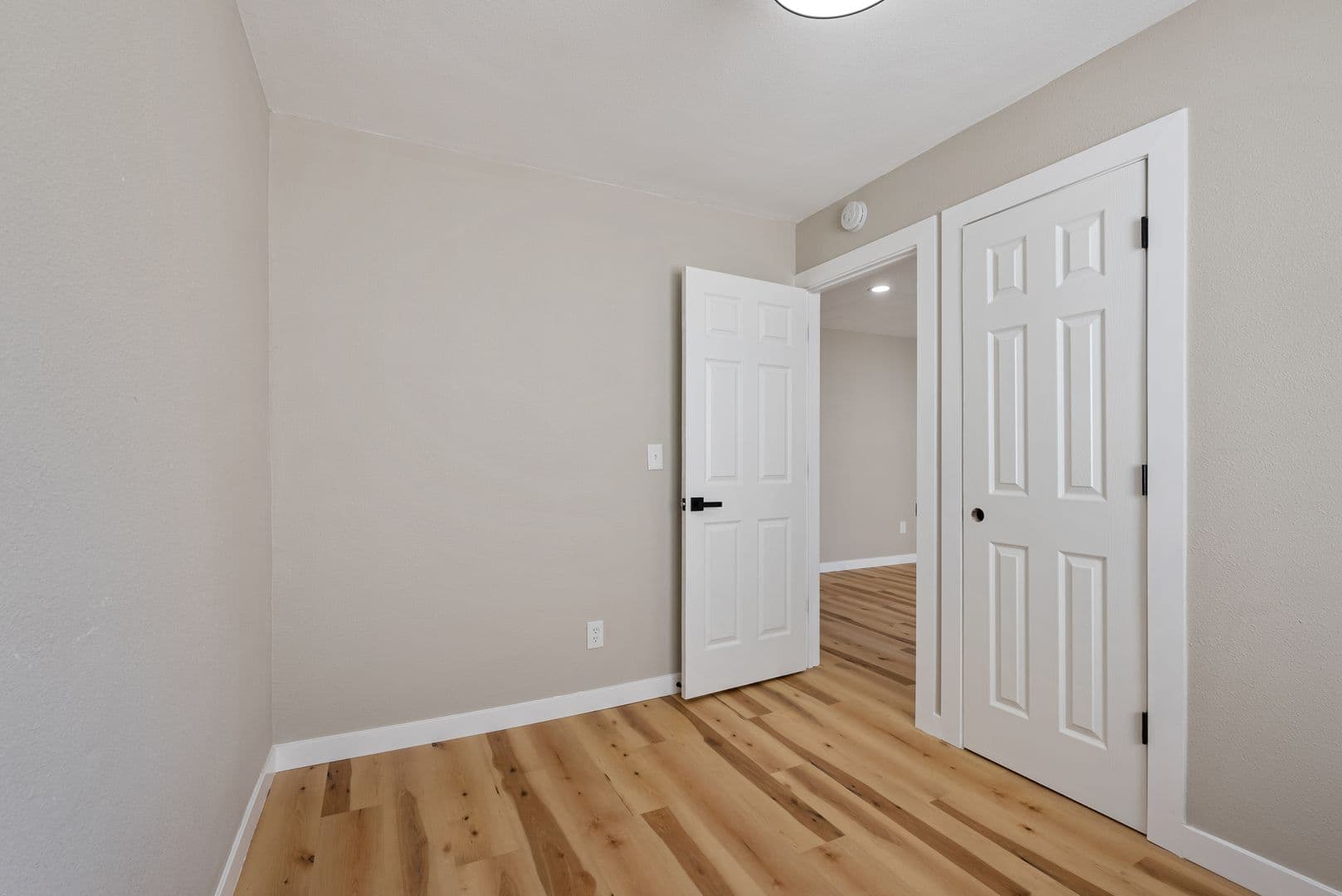 Portland Apartment: 12800 NE Sandy Blvd